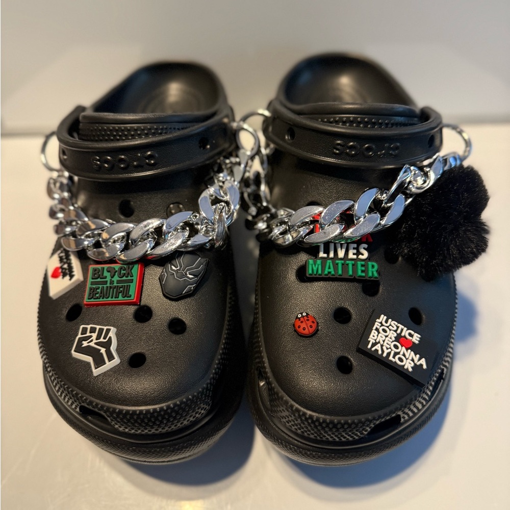CROCS Black Sandals with Chain and Charms Women’s US Size 8.